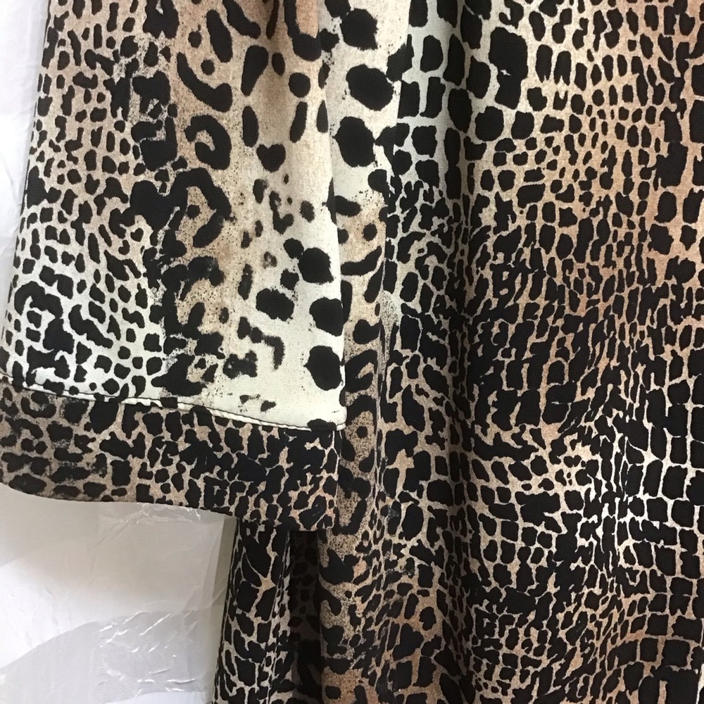 Chico’s Leopard Print Single Button Placket Sheat… - image 2